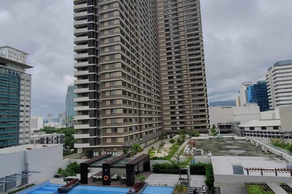 Cebu Business Park condo for sale!!!