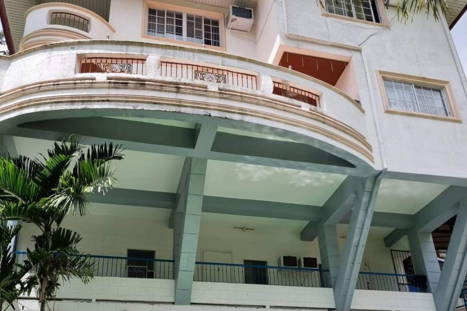 HOUSEAND LOT IN MA. LUISA FOR SALE !!!