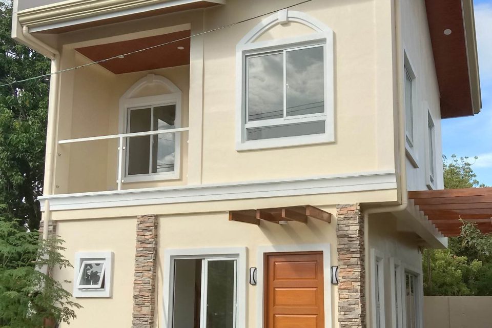 HOUSE FOR SALE CORAL BAY