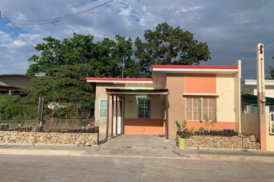 For Sale: House and Lot in Futura Homes Mactan!