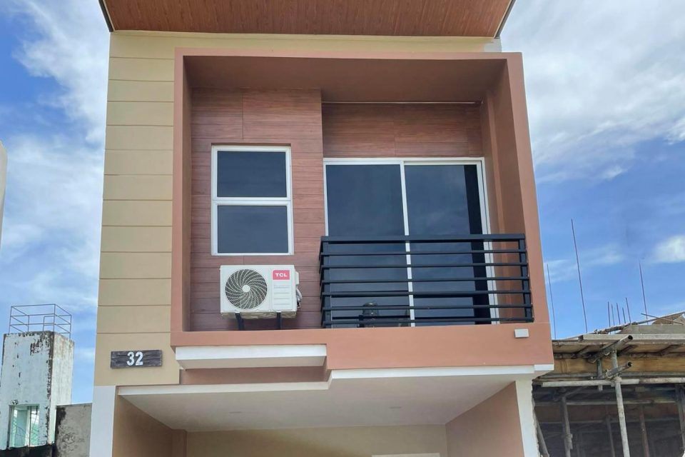 Brand-new 4 BR Townhouse